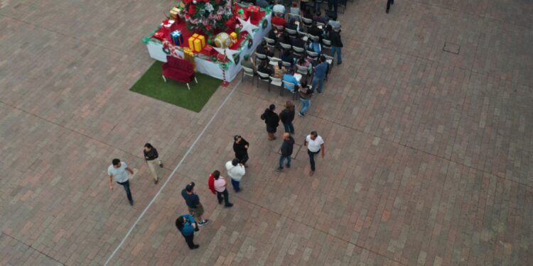 Ciudadanos acuden a aprovechar descuentos del predial en el arranque del 2023