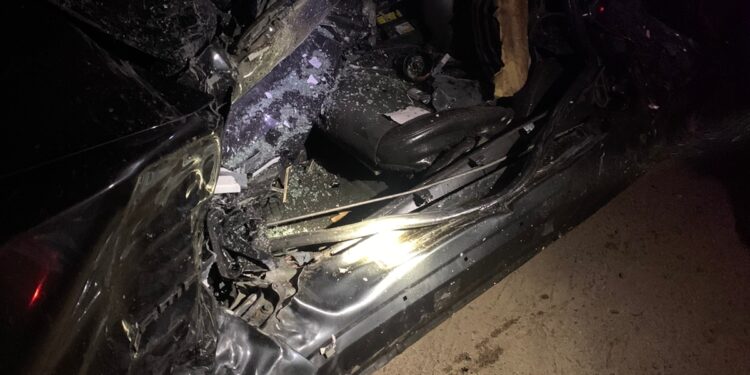 Un joven muerto y 2 personas heridas dejó un choque anoche en Sanalona