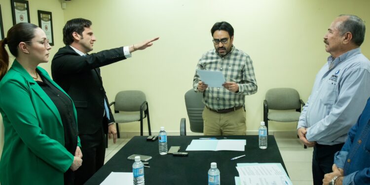 Jesús Higuera Laura deja Japac tras 12 años; nombran a Roberto Zazueta Tapia