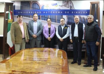 Rector de la UAS toma protesta a nuevos funcionarios