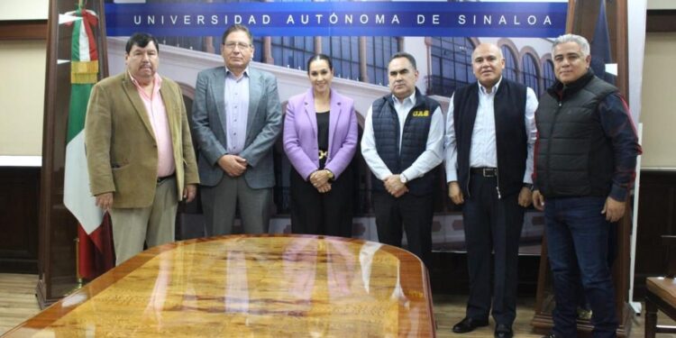 Rector de la UAS toma protesta a nuevos funcionarios