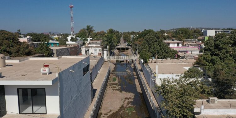 Inicia Juan de Dios Gámez programa de atención a arroyos y canales