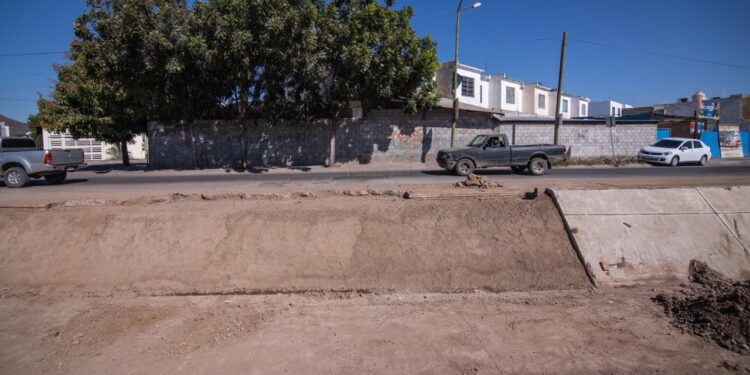 Inicia Juan de Dios Gámez programa de atención a arroyos y canales