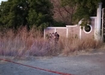 Encuentran asesinado a joven a un costado de la México 15 al sur de Guamúchil