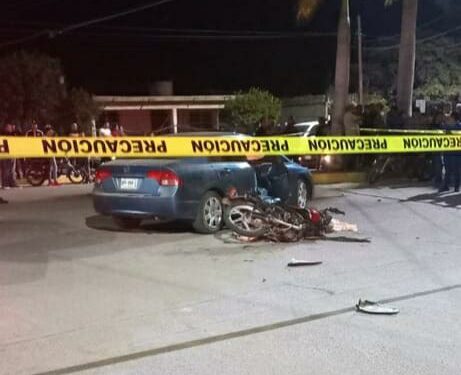 Muere motociclista al chocar  contra un vehículo en Angostura