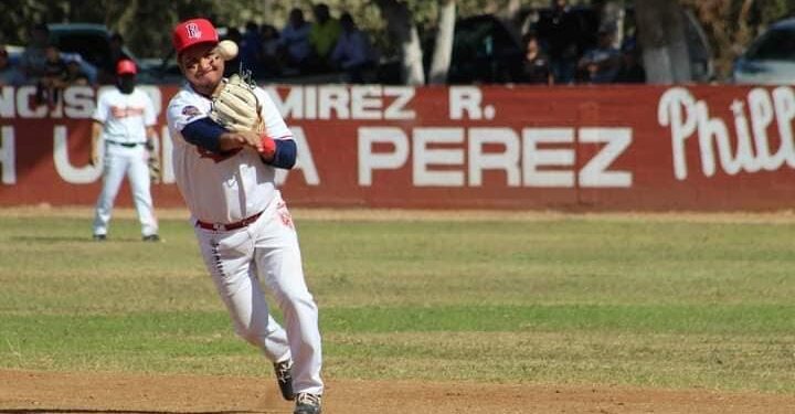 Bachimeto asesta el primer golpe de la serie final de la Liga Municipal de Béisbol, temporada Margoth Urrea