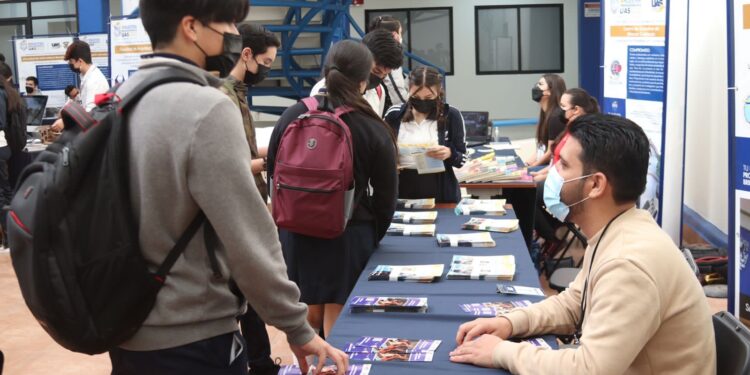 Rector encabeza reunión de trabajo rumbo a la 17ma Muestra Profesiográfica