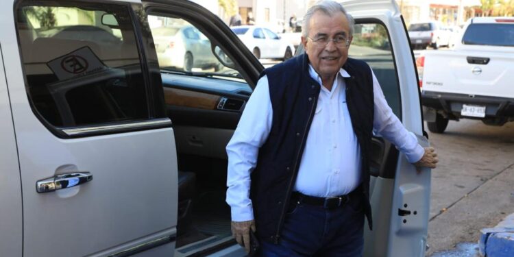 “Que esté al pendiente de nosotros”: Solicitud de Rocha a Augusto durante su visita a Los Mochis