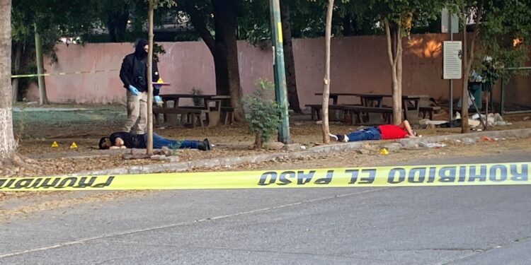 Hallan a dos jóvenes asesinados a balazos en Las Quintas