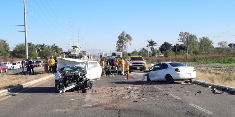 Mueren 4 personas en choque en la salida norte de Culiacán