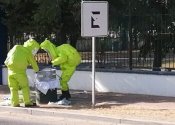 Desalojan a maestros y alumnos del Colegio Sinaloa por bidón con supuesto material tóxico