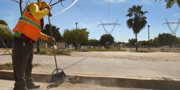 Acondicionan parque lineal del bulevar agricultores