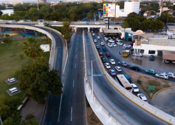 Ayuntamiento mejora seguridad vial con la aplicación de pintura termoplástica en principales avenidas de Culiacán