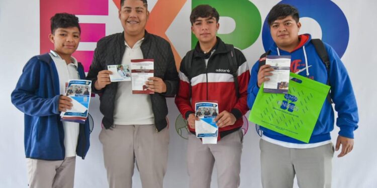 EXPO Universidad de Gobierno municipal reúne a cientos de estudiantes