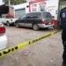 Sicarios acribillan a balazos a dos hombres frente a un taller mecánico