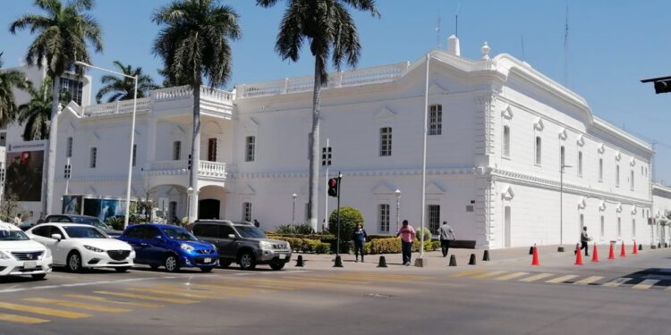 Un total de 871 trabajadores municipales recibirán hoy incremento salarial