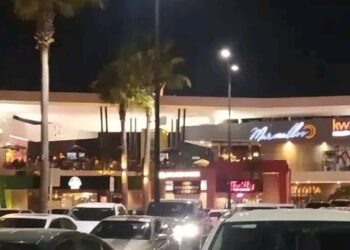 ¡Tome precauciones! Evacuan Plaza Ventura por amenaza de bomba