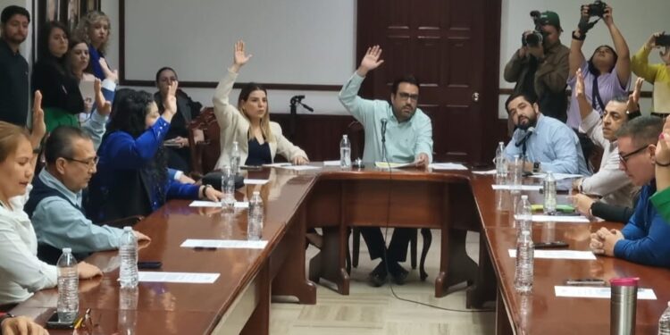 En medio de protestas Cabildo aprueba 10% en pago de predial a inmuebles comerciales