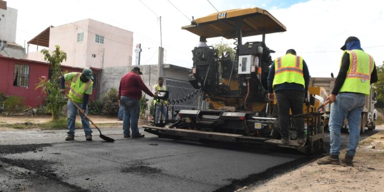 Obras de mantenimiento vial avanzan en toda la ciudad