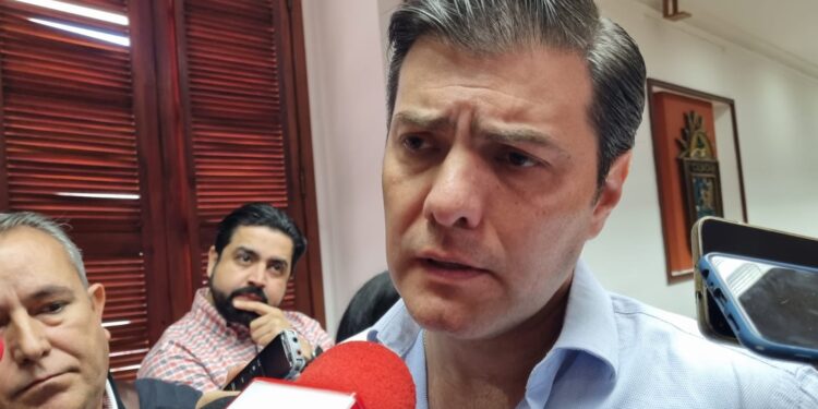 Ayuntamiento guarda secrecía sobre el motivo de la operación del alcalde Juan de Dios Gámez