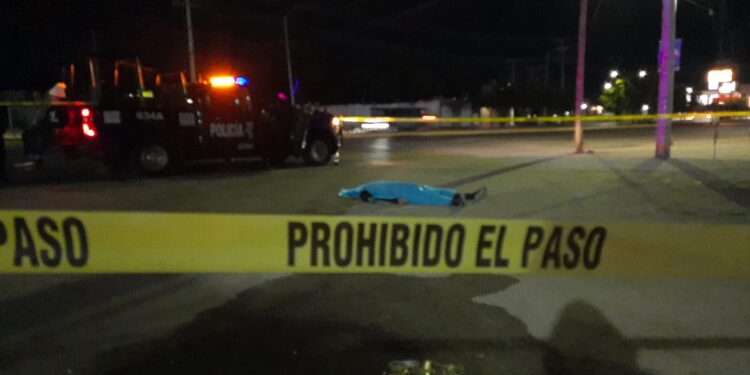 Matan a joven que despacha hielo en un expendio de cerveza en Los Ángeles