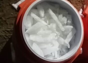 Ejército y Guardia Nacional aseguran 340 kilos de posible metanfetamina en Cosalá