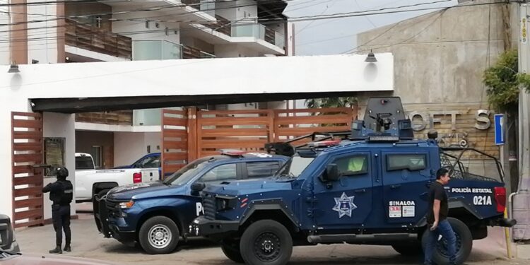 Aseguran condominio en Bacurimí y esperan la orden de cateo para ingresar