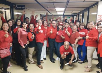 Michel entabla diálogo directo con los trabajadores del Supremo Tribunal de Justicia del Estado