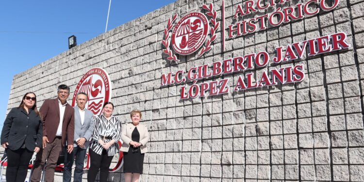 Imponen el nombre del “M.C. Gilberto Javier López Alanís” al Archivo Histórico de la UAdeO en homenaje al historiador y escritor