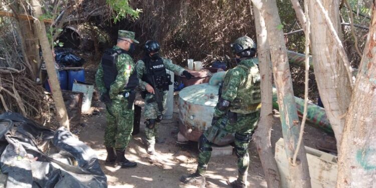 Ejército decomisa en Culiacán el narcolaboratorio de droga sintética más grande de la historia