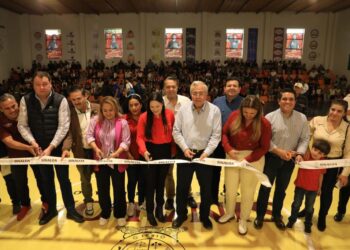 Rocha entrega diversas obras públicas en Cosalá