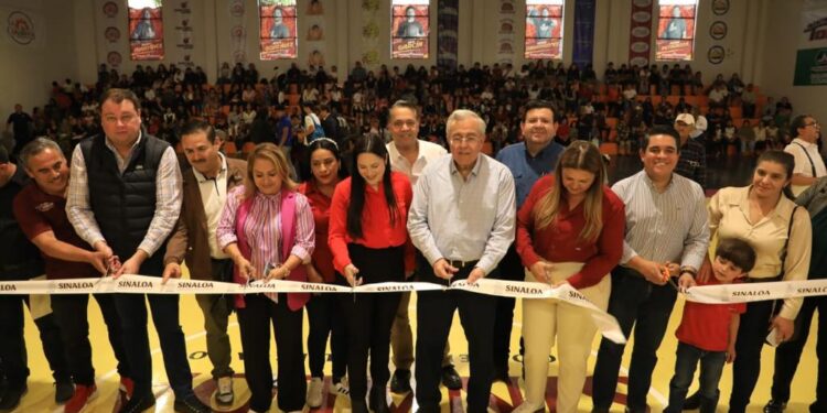 Rocha entrega diversas obras públicas en Cosalá