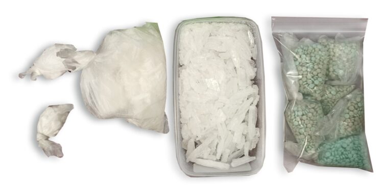 Civil es asegurado con probable fentanilo y metanfetamina