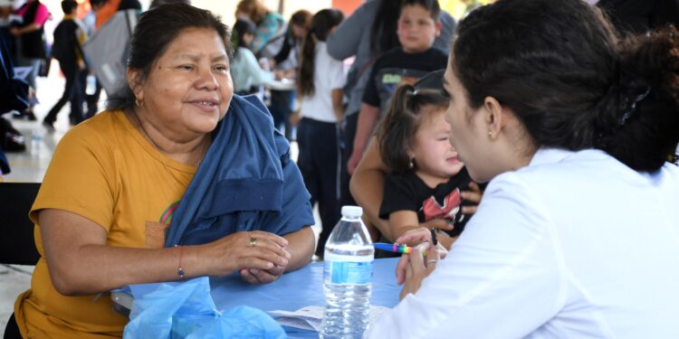 Jornadas de Bienestar arriban a la colonia Rosario Uzárraga con variada oferta de servicios