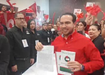 Se registra Michel Benítez como candidato a la dirigirencia del STASE