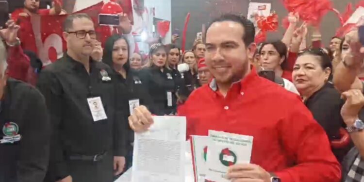 Se registra Michel Benítez como candidato a la dirigirencia del STASE