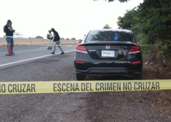 Hallan a un hombre asesinado dentro de un auto en Navolato