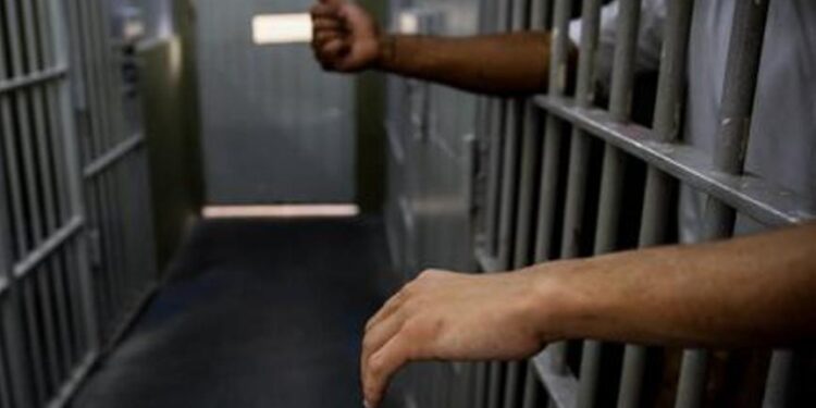 Pasará 10 años de prisión por robos a OXXO y Farmacon