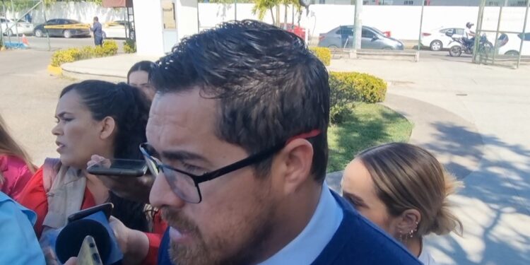 “Estable”, salud de policía baleado en Culiacán: Secretario de Salud