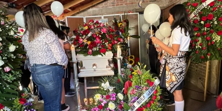 Hoy Aracely Jaqueline recibiría su primer sueldo de maestra; falleció al ser atropellada en el Malecón Nuevo