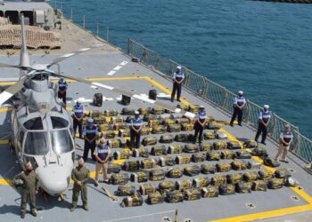 Asegura la MARINA 2 mil 400 kilos de cocaína y detiene a 10 presuntos narcos en Chiapas