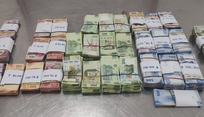 Mujer es detenida con un millón 400 mil pesos en Sonora