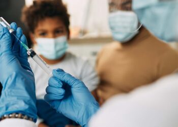 ¡Atención papás! A partir de mañana aplicarán la dosis contra el Covid-19 a niños de 5 a 11 años