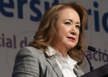 La Universidad Complutense se desmarca del título de doctorado de Yasmín Esquivel