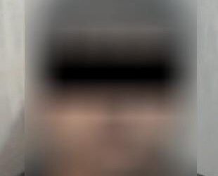 Le hacen una revición y resulta que lo buscan por robacarros