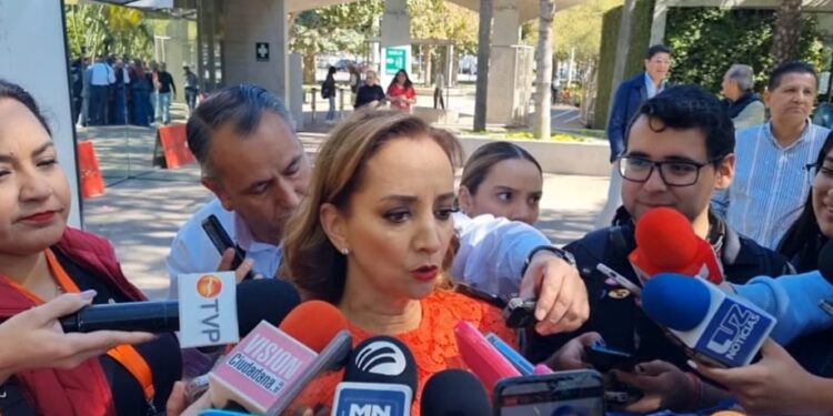 “Voy por la grande”: Claudia Ruiz Massieu