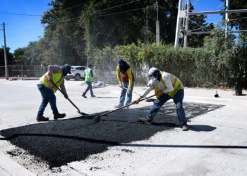 Atienden petición ciudadana con instalación de reductores de velocidad y proyectos de pavimentación