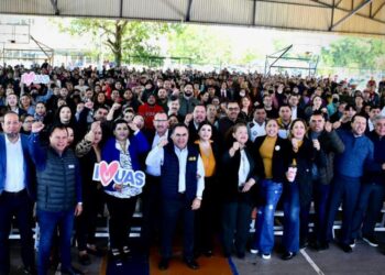 Padres de familia, unidos por la defensa de la UAS