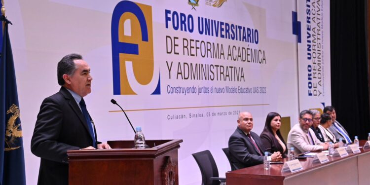 Universitarios presentan amparos para defender la autonomía de la UAS