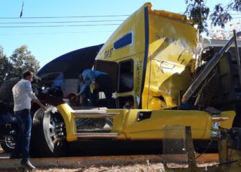 Carambola de tres trailers moviliza a cuerpos de auxilio y seguridad